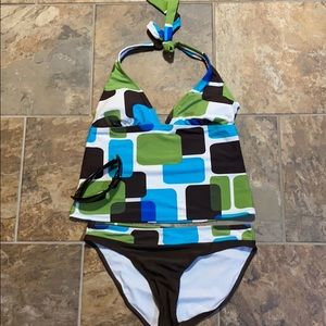 Tankini swimsuit top and sunglasses size small